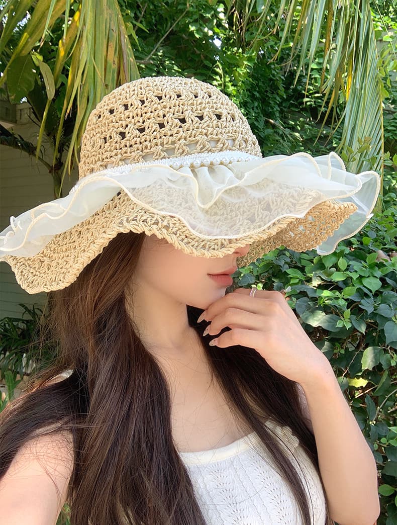優美な麦わらリボンバケットハット